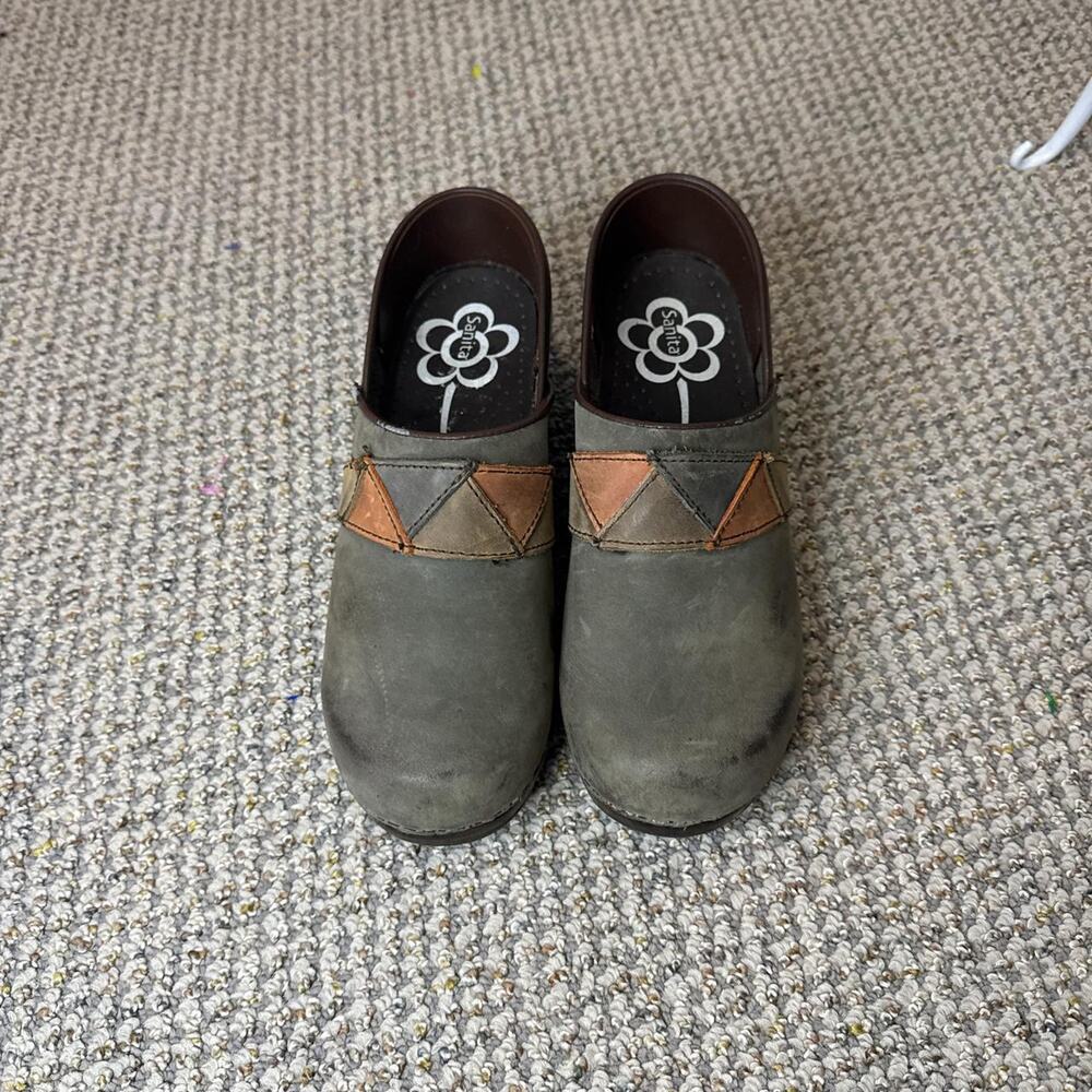 The cutest 2000s vintage y2k danish leather patchwork style chunky clogs